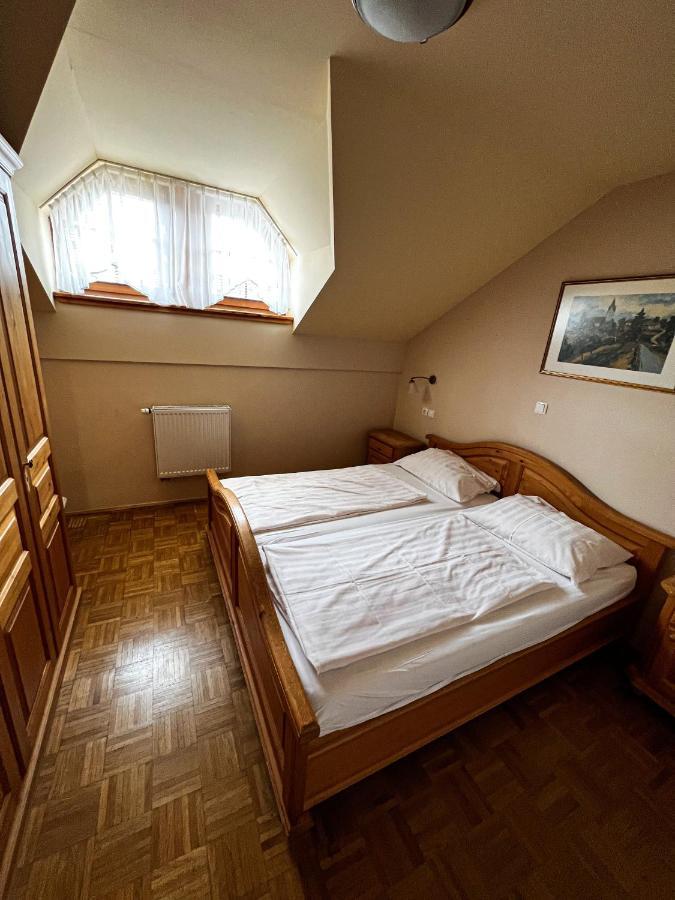 Guesthouse Smogavc ซเร็ตเช ภายนอก รูปภาพ