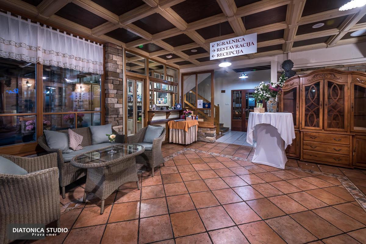 Guesthouse Smogavc ซเร็ตเช ภายนอก รูปภาพ